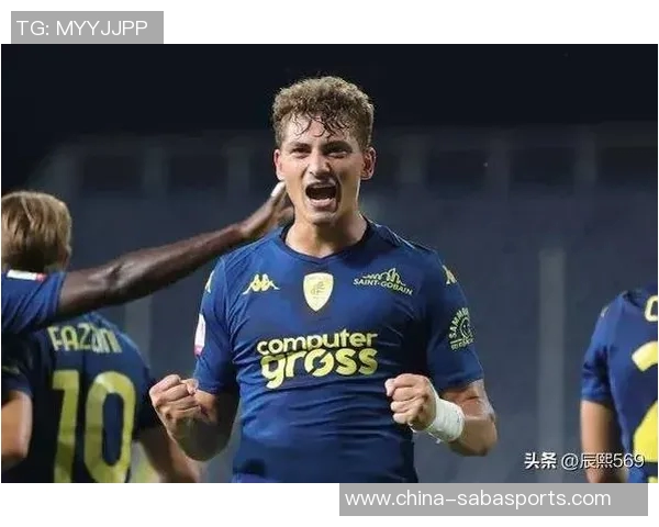 裁判专家指出国米应获点球紫百合后卫存在明显拉拽行为 裁判专家指出国米应获点球紫百合后卫存在明显拉拽行为