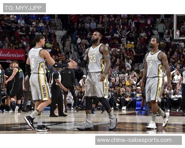 全队齐心协力专注训练独行侠官方分享精彩瞬间 全队齐心协力专注训练独行侠官方分享精彩瞬间