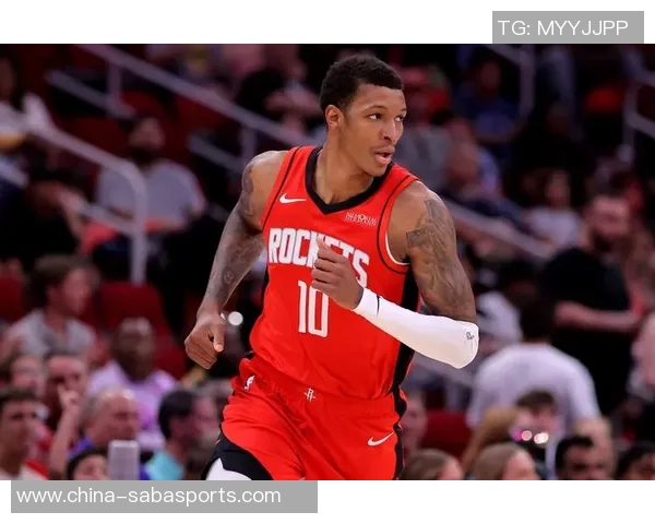 小贾巴里季前赛表现抢眼场均135分45板命中率超五成