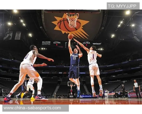 客战独行侠米奇约翰逊谈揭幕战首发阵容尚未确定