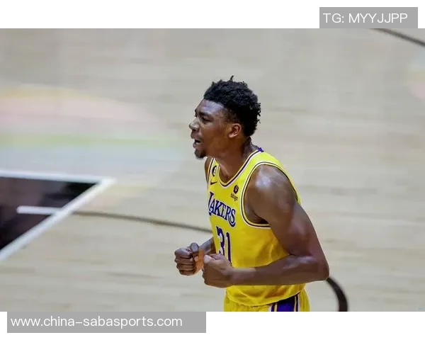 托马斯布莱恩特绝杀被帽愤怒推开摄像头引发热议